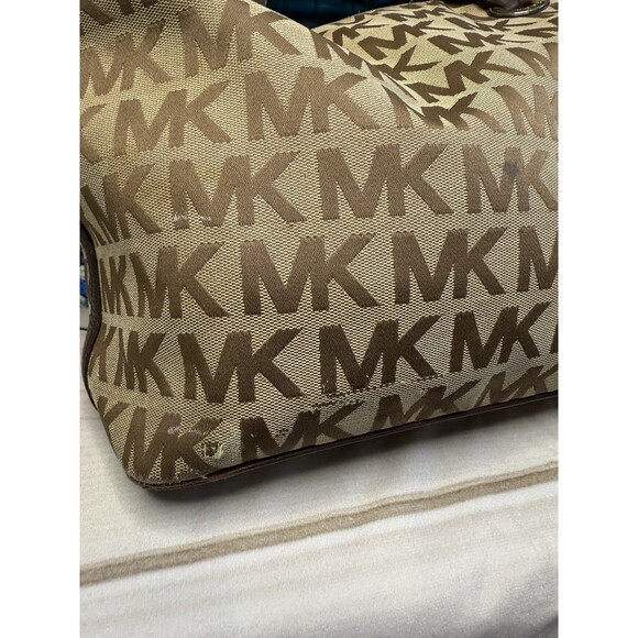 Michael Kors Large Logo Tote - Picture 5 of 10